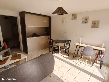 studio meublé 28 m2 1/2 pièces