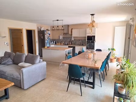t3 93m² + 2 place devant l'entrée – logement indépendant – disponible mi-août
