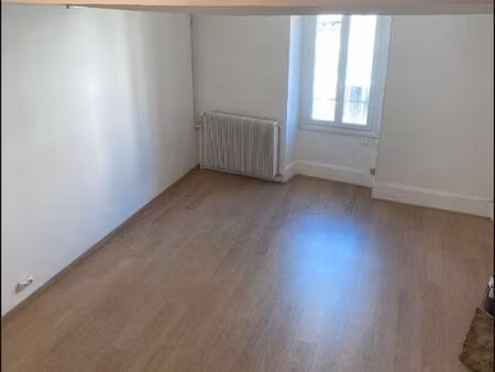 apparemment t2 en duplex centre ville chagny