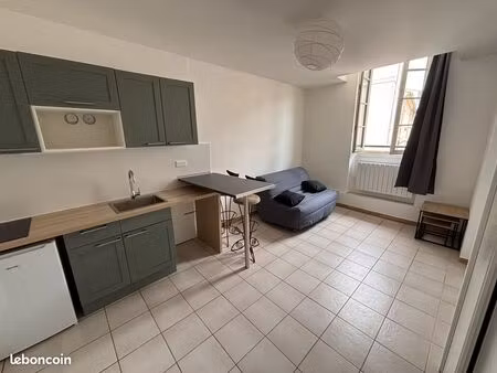 studio étudiant centre ville nimes proche fac