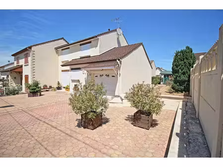 vente maison 4 pièces 109 m² à fagnières (51510)  183 000 €
