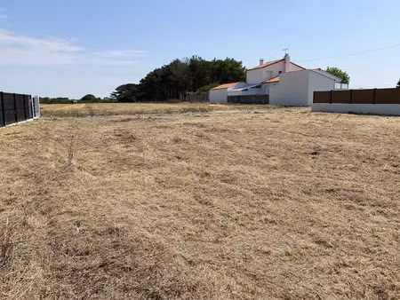 belle parcelle à bâtir de 614 m²