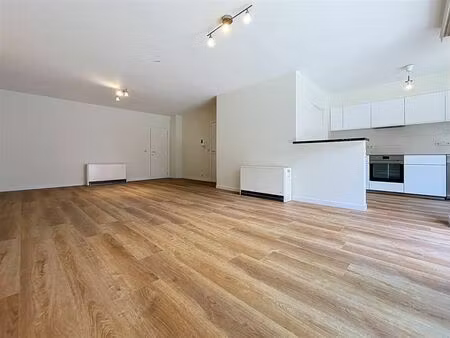 appartement à louer à rue du bon pasteur 4 molenbeek-saint-jean (vbe49360)