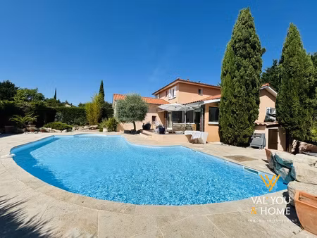 maison de famille individuelle 205 m2 - 9 pièces avec pisci