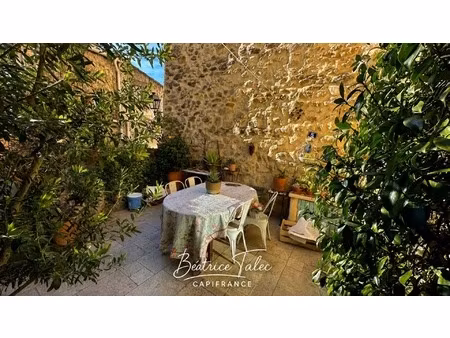 maison de caractère en pierre au pied de la sainte-victoire 3 chambres  terrasse  solarium