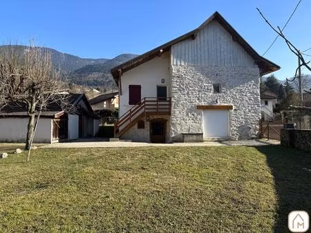 maison - 140m ²
