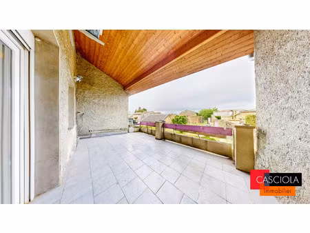 courcelles-chaussy maison de village 4 chambres sur beau terrain