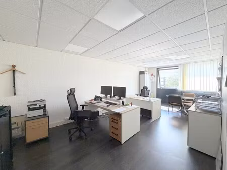 location bureaux 164 m²