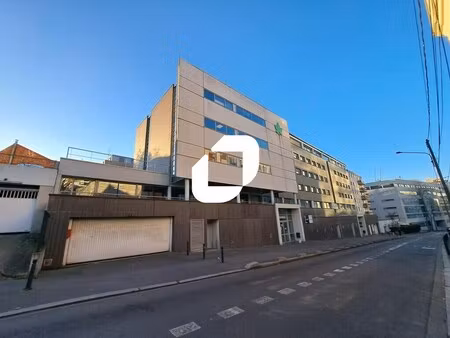 location bureaux 742 m² à 4 715 m²