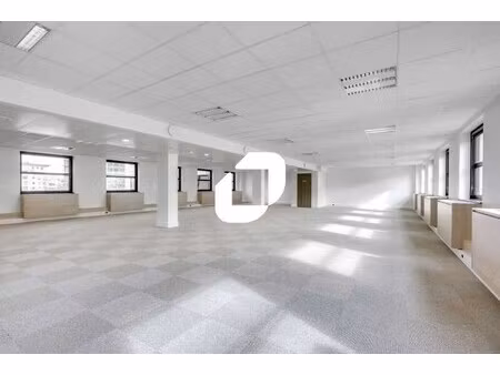 location bureaux 205 m² à 485 m²