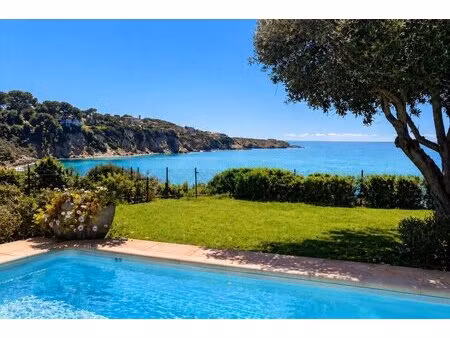 maison en front de mer   plages et commerces à pied . opport