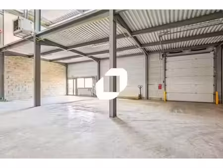location local d’activités 530m²