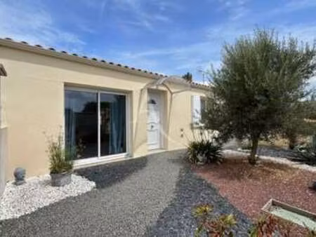vente maison à saint-étienne-de-brillouet (85210) : à vendre / 83m² saint-étienne-de-brill