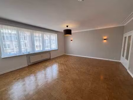 appartement 2 ch. - rénové ±100 m² – option garage  parking