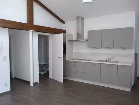 appartement calme et lumineux  état impeccable.
