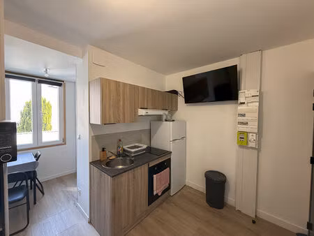 location appartement 1 pièce  14.48m²  la roche
