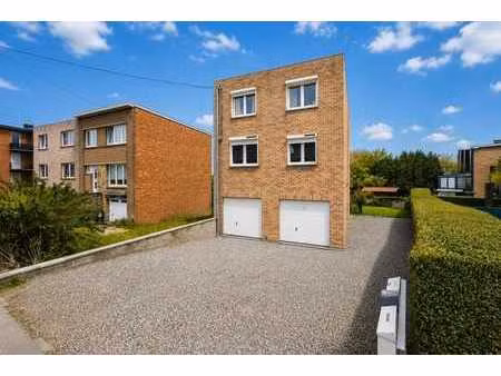 lumineux appartement avec garage et jardin privatif !
