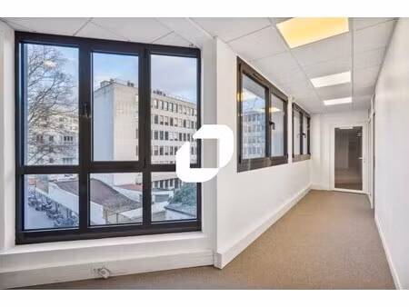 vente bureaux 102 m² à 587 m²