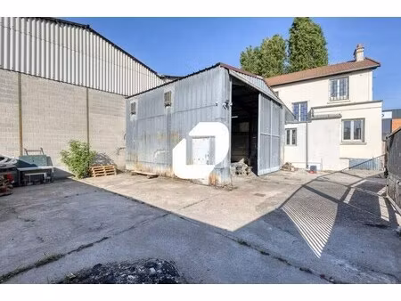 vente local d’activités nanterre 92000 239m²