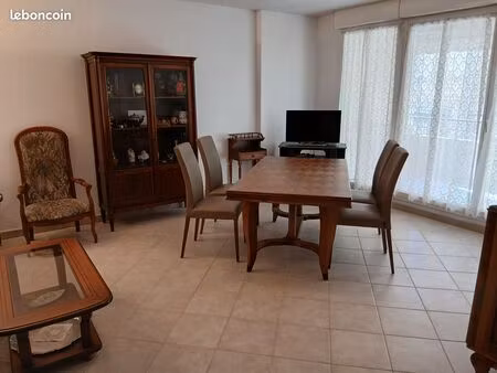 bel appartement t3  terrasse  palais de justice  marseille 6ème