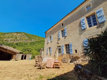 maison 7 pièces - 184 m²