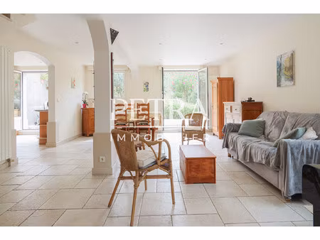 maison de luxe à vendre dans le quartier les blondeaux