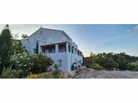 villa de caractère avec piscine – 320 m² – biguglia