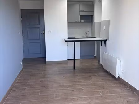 t2 de 31 m² entièrement rénové – beaumont – balcon - 590 cc