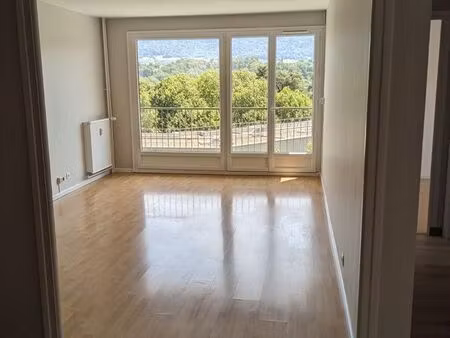 f3 lumineux montmélian 65 m²