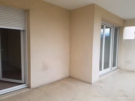 part loue 3 p +c  proche campus avec garage