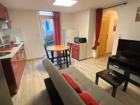 t1bis pour étudiant polyaero rue calme