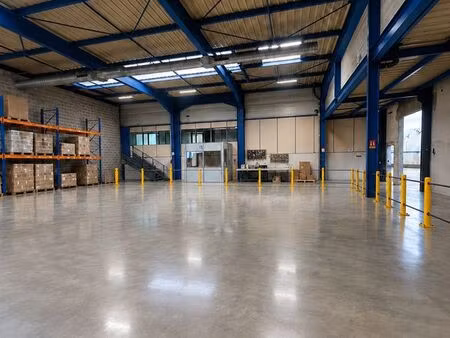 entrepôt / local d'activité 850 m² à louer