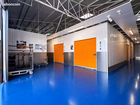 box de stockage / garage sécurisé / garde meuble