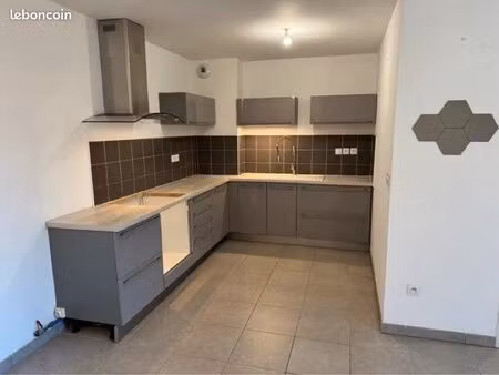 appartement 3 pieces centre ville martigues avec garage