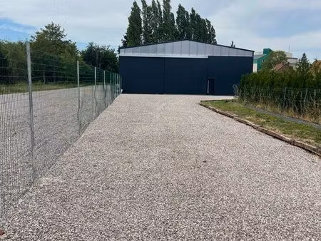 batiment  entrepôt  240 m²