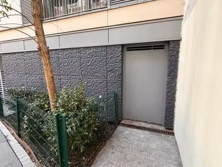 place de parking pour vélos/vélos cargos/trottinette à louer à paris 15e