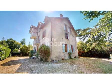 ancien hotel particulier - 258 m² habitables  392 66 m² de surface hors combles