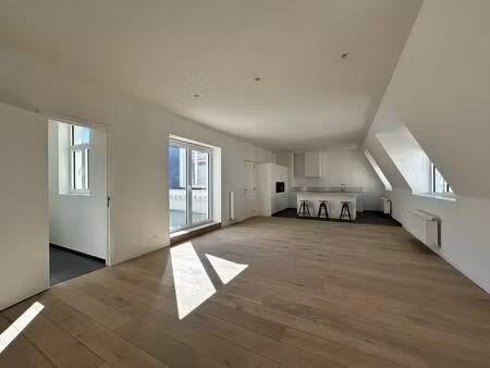 appartement à louer avec terrasse et 2 chambres   bruxelles (vbe49380)