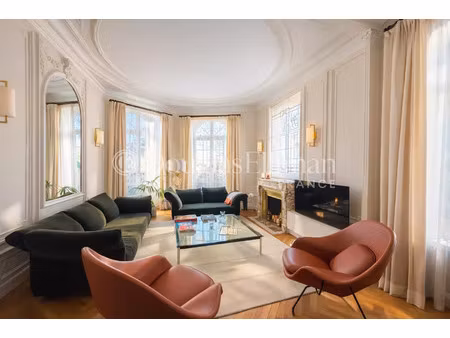 maison de luxe à vendre dans le quartier grand parc-chartrons-paul doumer