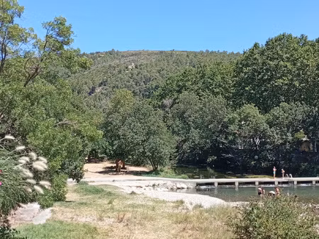 a louer à l'année à bize minervois