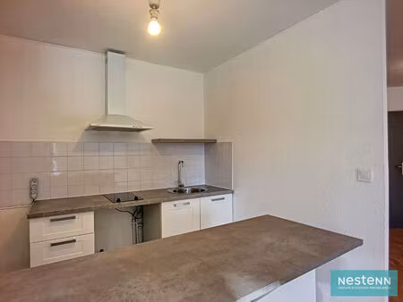appartement t1bis à louer dans une résidence avec piscine et tennis à castanet-tolosan