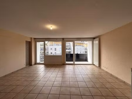 appartement t3 colisée
