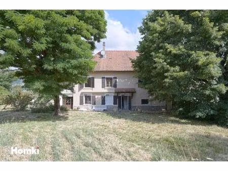 maison de caractère de 153 m² avec 2 hectares de terrain – un véritable havre de paix à ch