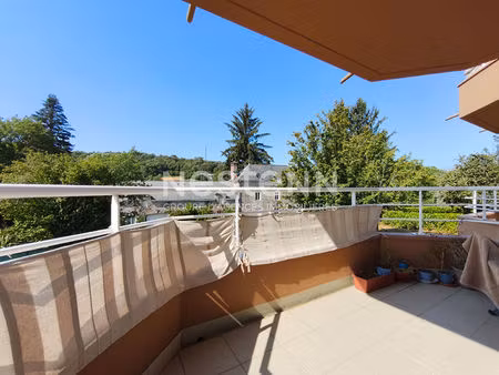 appartement t2 à vendre à saint nolff - proche commerces et écoles - parking - cave
