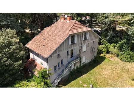 a vendre - maison atypique avec gros potentiel aux portes de lalinde !