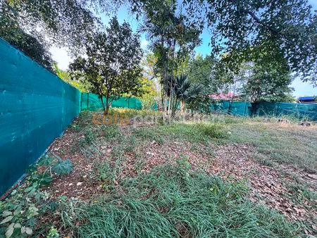 à vendre - terrain plat et clôturé de 1 018 m² -saint-françois  secteur bien désiré