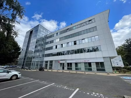 location bureaux 114 m² à 739 m²