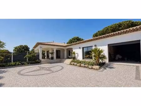 villa avec piscine et terrasse puget-sur-argens (83)