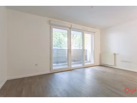 location appartement 2 pièces 40.42 m² à sainte-genevieve-des-bois (91700)  812 €