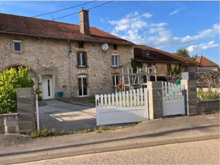 maison dans corps de ferme